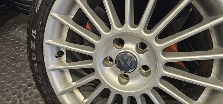 VW 17 alloy wheels + 4 x tyres 225 45 17 RoadCruza All Seasons