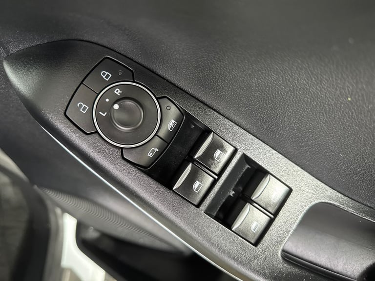 2022 Ford Puma 1.0 EcoBoost Hybrid mHEV 155 ST-Line Vignale 5dr Hatchback Petrol Manual