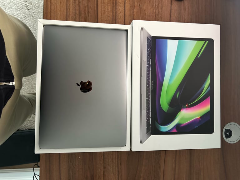 MacBook Pro 14" M1 2020 | 8GB RAM | 250GB SSD