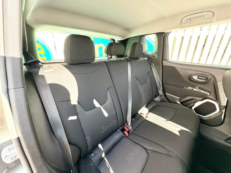 CAN'T GET CREDIT? CALL US! Jeep Renegade 1.4 MultiAir II Longitude (s/s)- £149 DEPOSIT, £56 PER WEEK