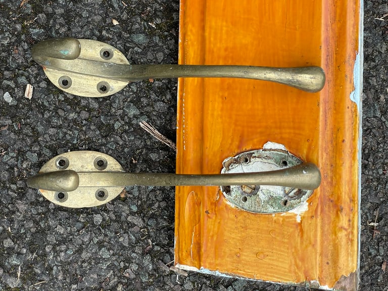 Victorian Coat Hook Wall Rack With 6 Antique Brass Hooks 