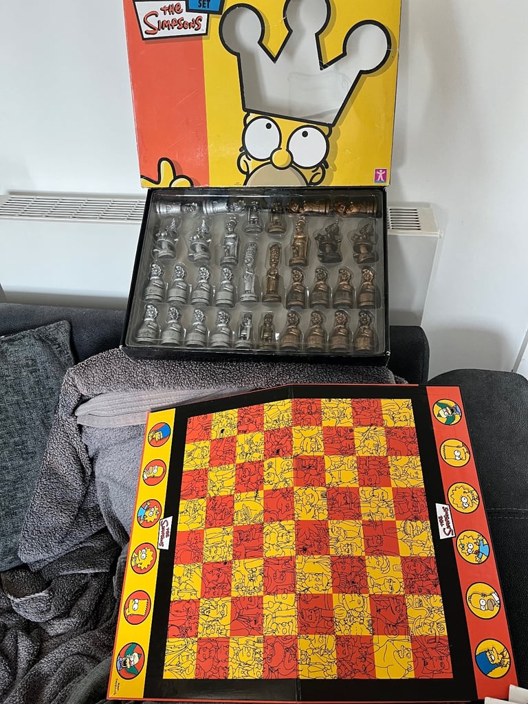 image for Simpsons chess set 