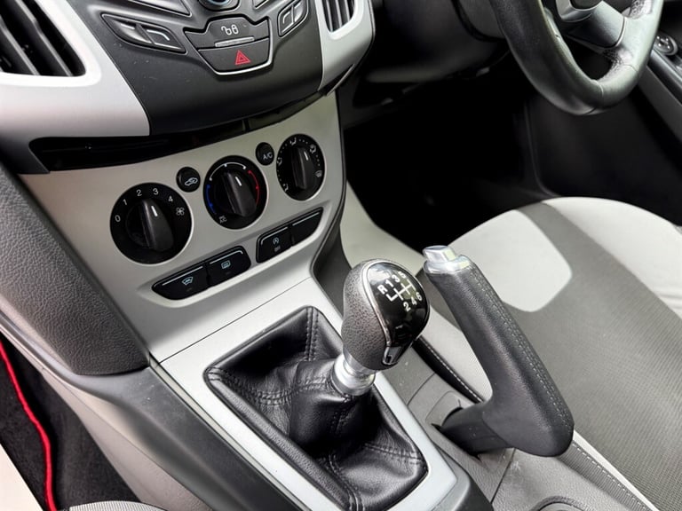2013 Ford Focus 1.0T EcoBoost Zetec S Hatchback 5dr Petrol Manual Euro 5 (s/s) (125 ps) Hatchback...