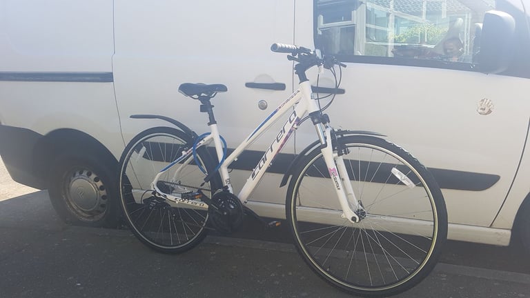 CARRERA FRONT SUSPENSION HYBRID BIKE 18" FRAME HARDLY BEEN USED