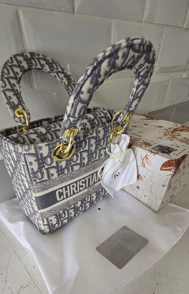 Brnad new womens handbag 