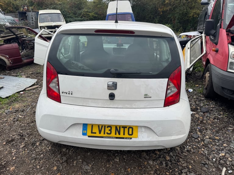 Seat mii 1.0 eco 2013 white BREAKING FOR PARTS 