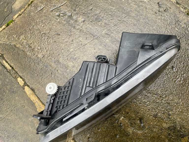 VW POLO 6C 6R FRONT FOG LAMP LIGHT RIGHT SIDE (2014-2017)