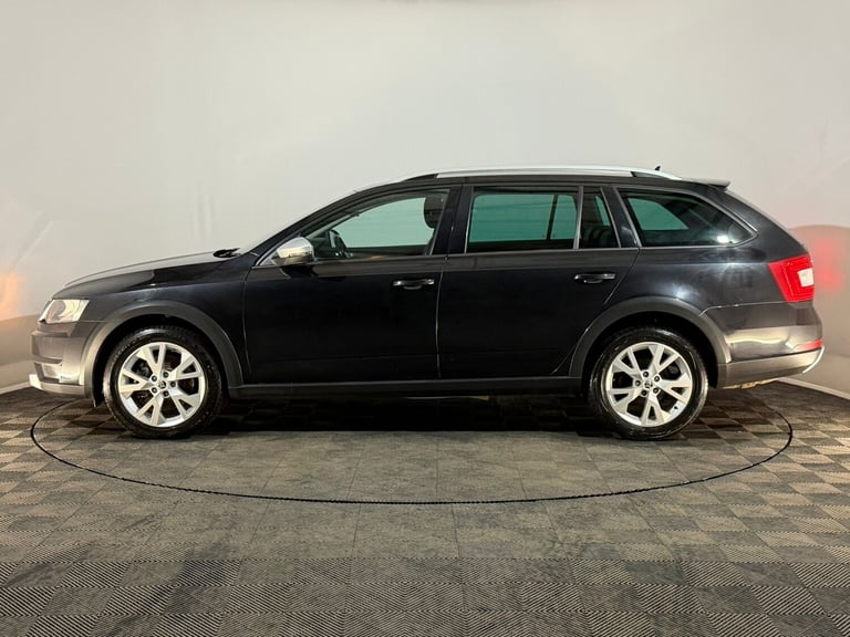 2016 SKODA OCTAVIA SCOUT 2.0 DIESEL DSG AUTOMATIC 4WD 4X4 ESTATE 1 PREV OWNER