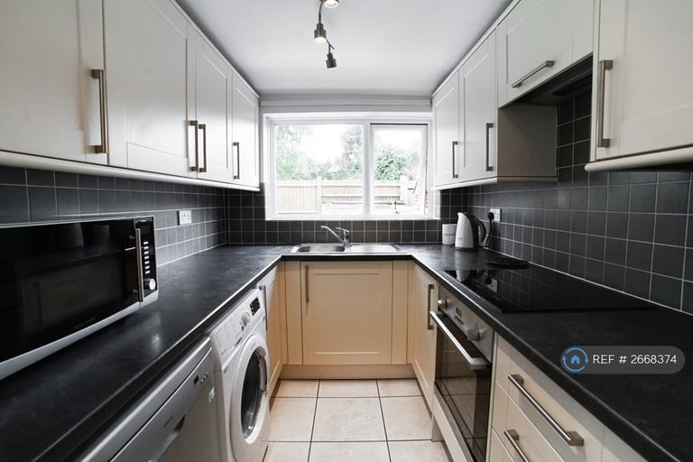 4 bedroom house in Hitchman Road, Leamington Spa, CV31 (4 bed) (#2668374)