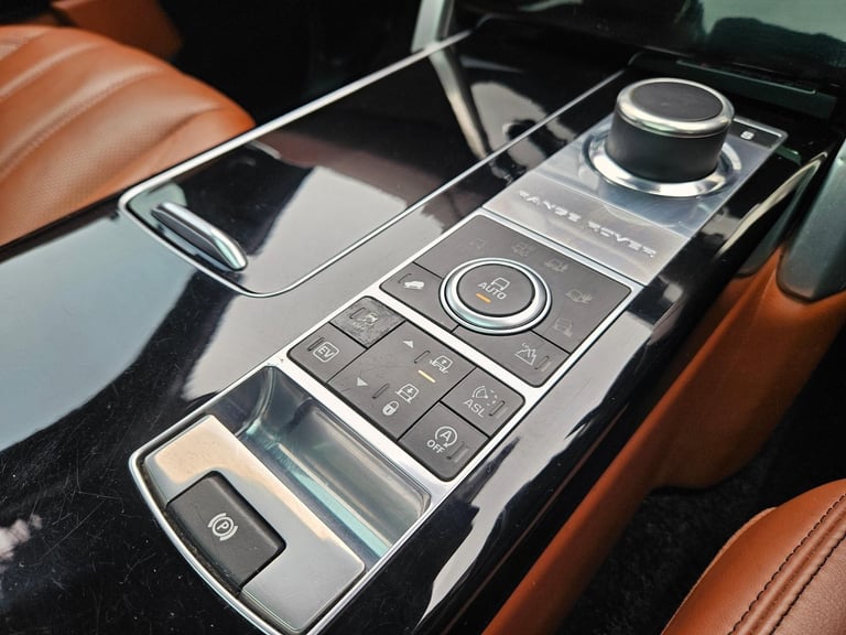 Range Rover 3.0 SDV6 Hybrid autobiography vogue rear entertainment 340bhp Auto