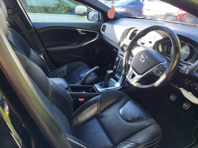 2016 Volvo V40 2.0 D2 R-Design Euro 6 (s/s) 5dr HATCHBACK Diesel Manual