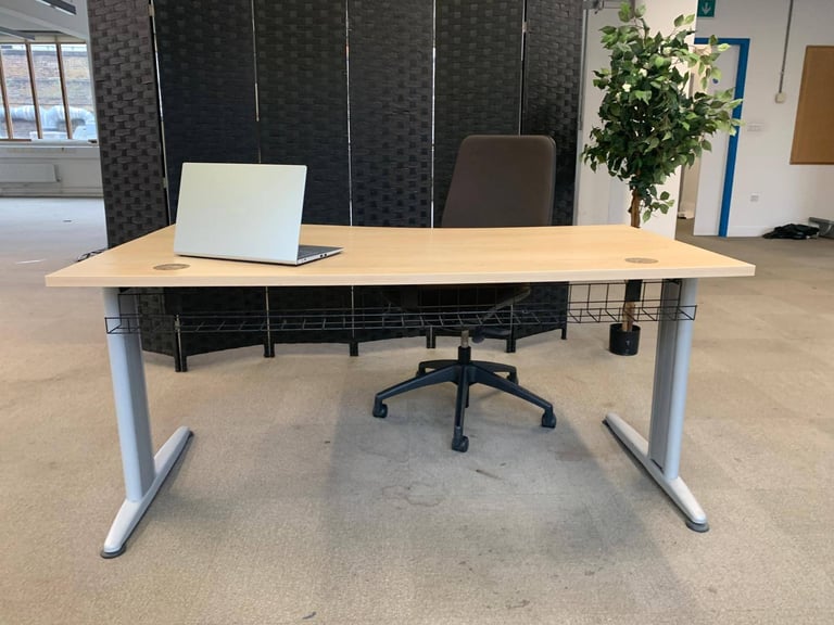 Used office wave desks for sale wood £75 each 30 available