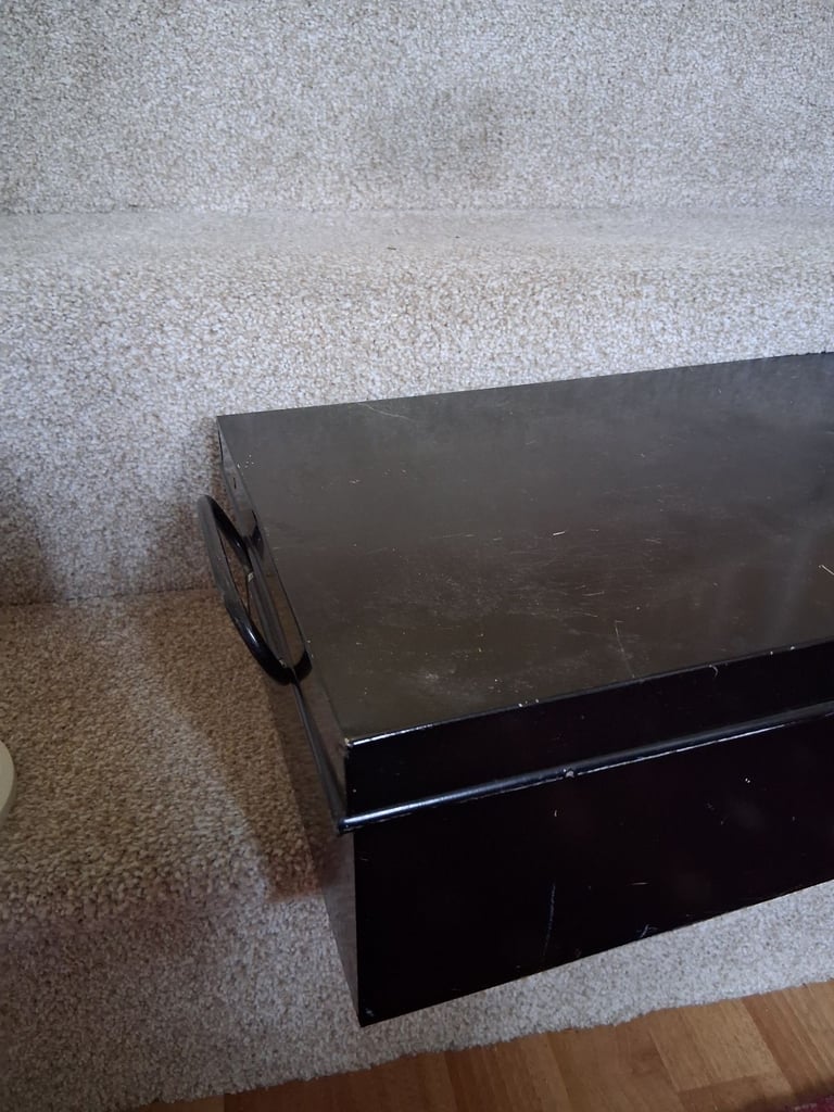Deed box