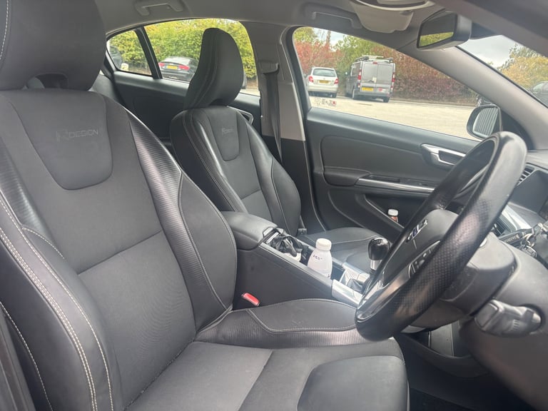 VOLVO, S60 D5 R-DESIGN, FSH, 2 OWNERS. BEAUTIFUL Saloon, 2012, Manual, 2400 (cc), 4 doors.