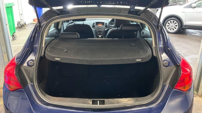 2012 Vauxhall Astra 1.6 16v Active Euro 5 5dr HATCHBACK Petrol Manual