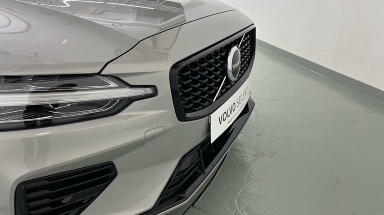 2025 Volvo V60 Plus, T6 AWD Plug-in hybrid, Electric/Petrol, Dark Estate Petrol Parallel PHEV Aut...