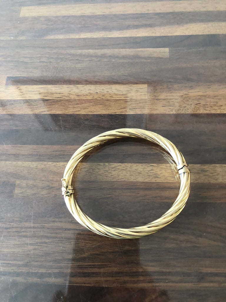 image for Gold bangle 