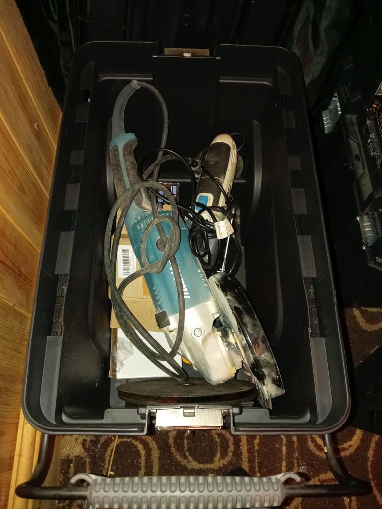 16 piece dewalt power tool set like new 