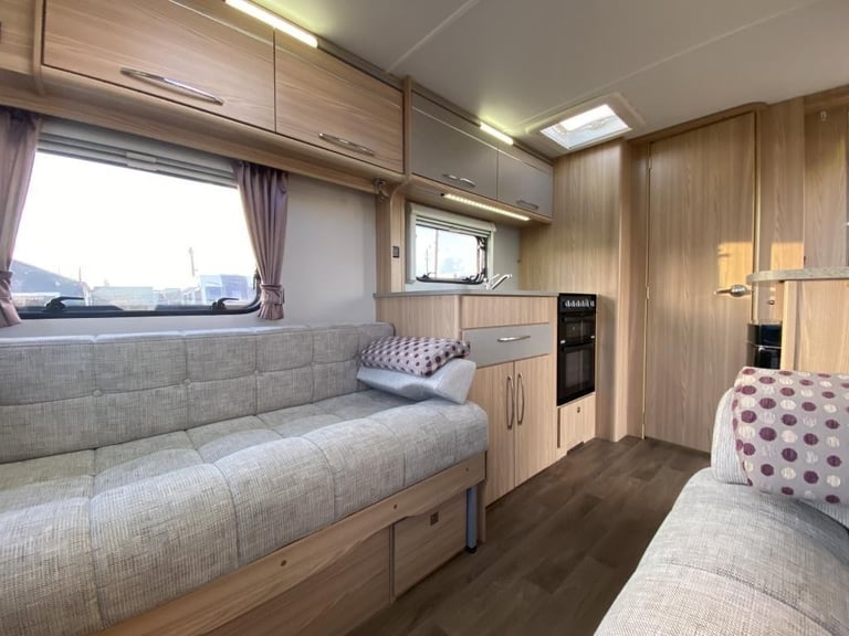 2015 COACHMAN VISION 450/2 DESIGN EDITION LUXURY CARAVAN
