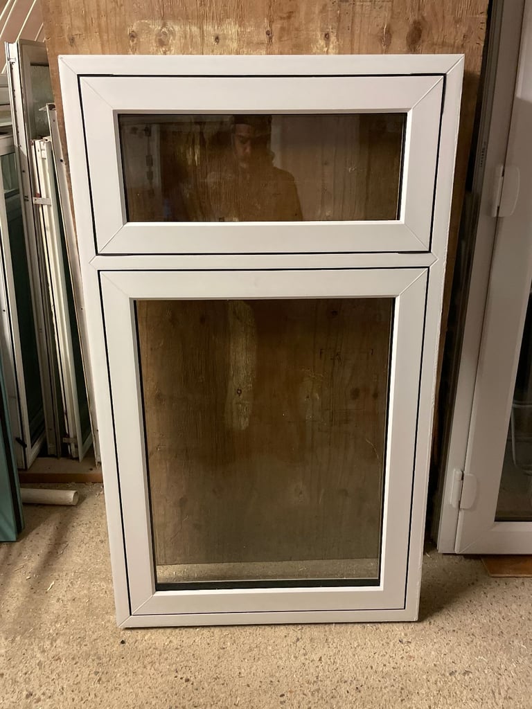 H 136 x W 79.5 cm -NEW INSTALLED IN SHOWROOM - UPVC DOUBLE GLAZED WINDOW- THERMAL GLASS (REF: SJ346)