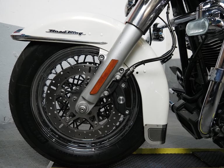 2014 Harley-Davidson FLHRC Roadking ,Stage 1 ,Vance & Hines ,some nice extras 
