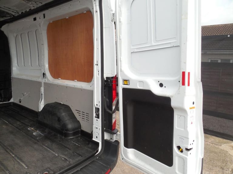  Ford Transit 2.0 TDCi 130ps H2 Van Diesel