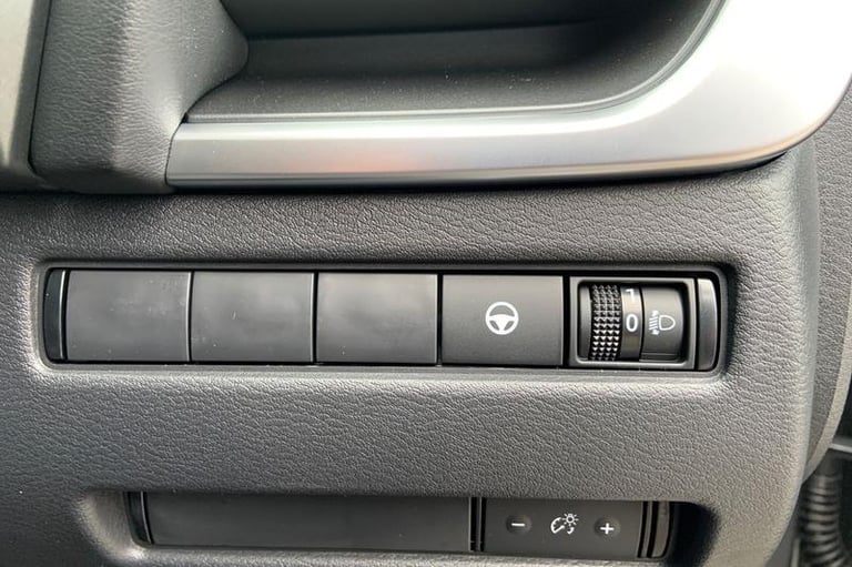 2025 Nissan Qashqai 1.5 E-Power N-Connecta [Glass Roof] 5dr Auto Automatic Hatchback Hybrid Autom...