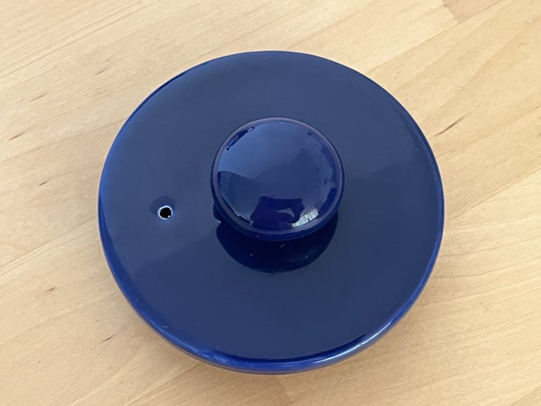 Lyon’s Tetley blue teapot by Wade