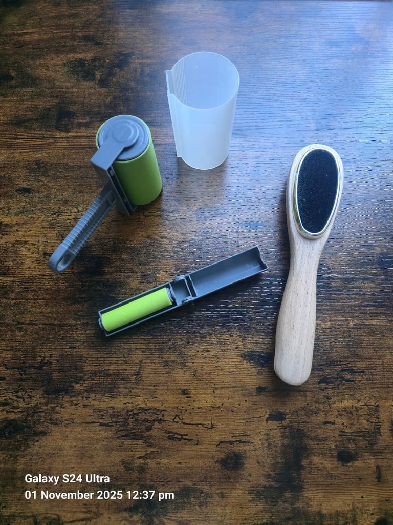 Lint roller / brush 