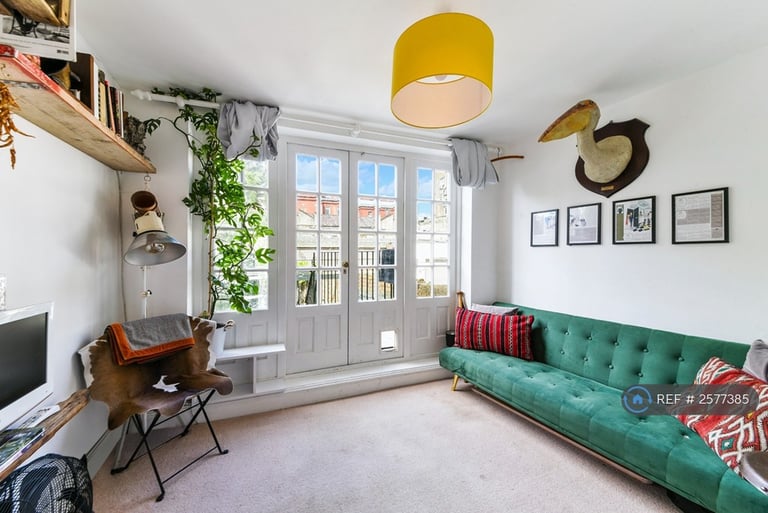 2 bedroom flat in Lancaster Road, London, W11 (2 bed) (#2577385)