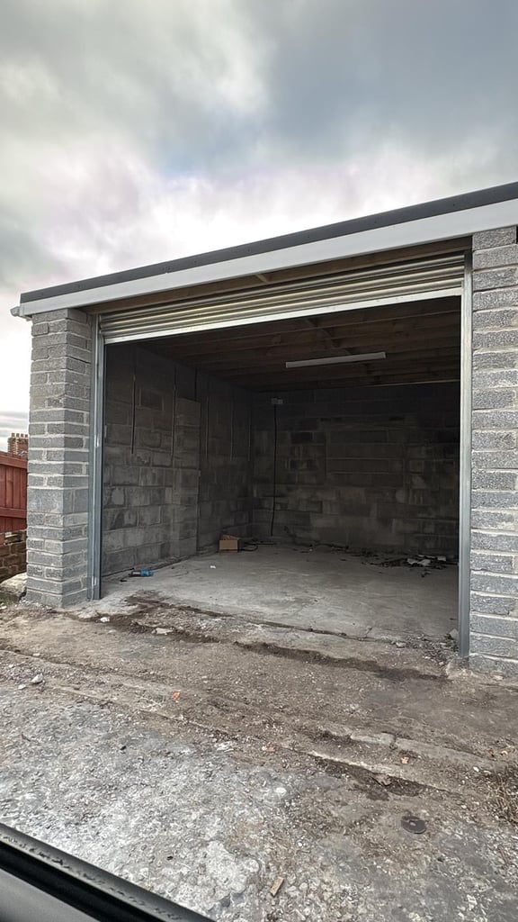 SINGLE GARAGE FOR RENT