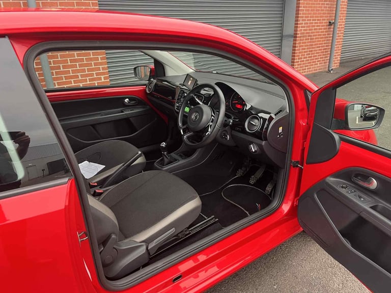 Volkswagen, UP, Hatchback, 2012, Manual, 999 (cc), 3 doors
