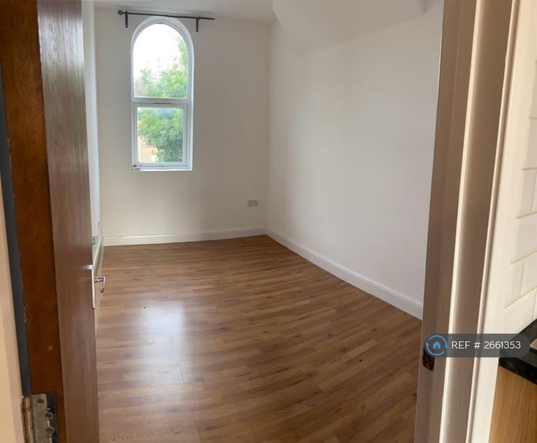2 bedroom flat in High Street, New Malden, KT3 (2 bed) (#2661353)