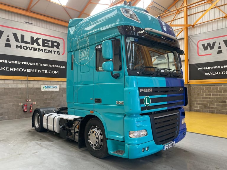image for DAF XF105 460 EURO 5 SUPER SPACE CAB LOW RIDE 4X2 TRACTOR UNIT 