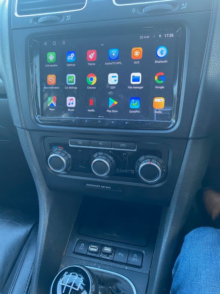 image for MOT March 2026, Apple car-play, £20 tax, Volkswagen, GOLF, Estate, 2010, Manual, 1598 (cc), 5 doors