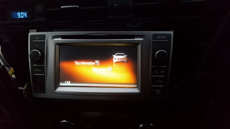TOYOTA Auris/Yaris 2014-15 Radio/CD/GPS SYSTEM in full working order using buttons