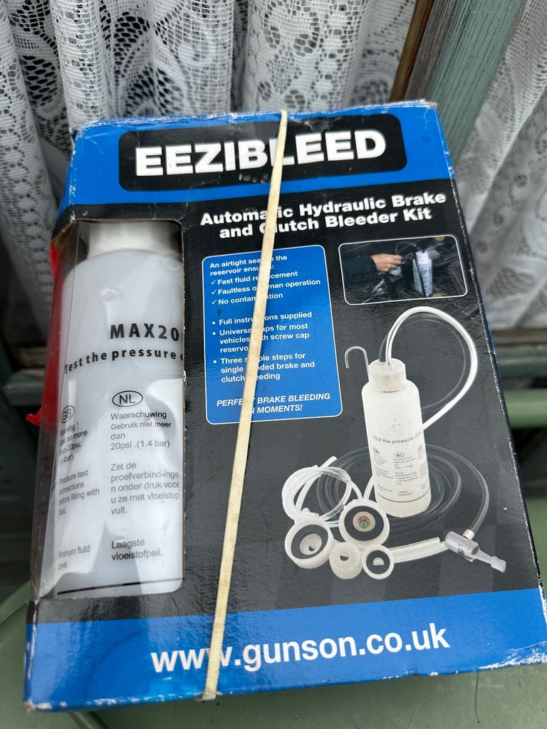 Vehicle   Eazy bleed  kit    £10