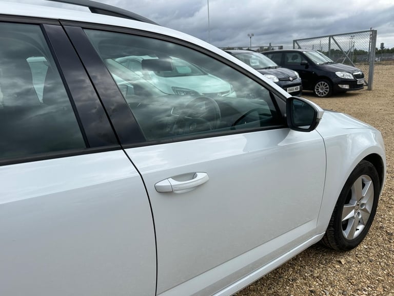 2014 Skoda Octavia 2.0 TDI Tour de France 4WD Euro 5 (s/s) 5dr ESTATE Diesel Manual