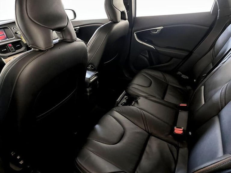 2019 Volvo V40 Cross Country 1.5 T3 GPF Pro Auto Euro 6 (s/s) 5dr Automatic Hatchback Petrol Auto...