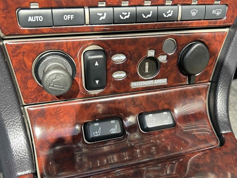 2021 Ford Thunderbird Convertible 3.9 Petrol 3.9 Convertible Automatic Petrol Convertible Petrol ...