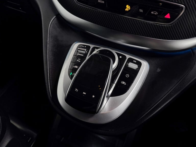 2019 Mercedes-Benz V-Class 2.0 V300d AMG Line MPV 5dr Diesel G-Tronic+ Euro 6 (s/s) 7 Seat (239 p...