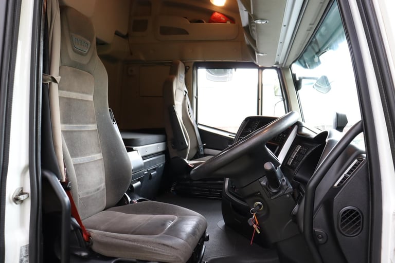 IVECO STRALIS 460 HI-WAY 6X2 MIDLIFT TRACTOR (2017)