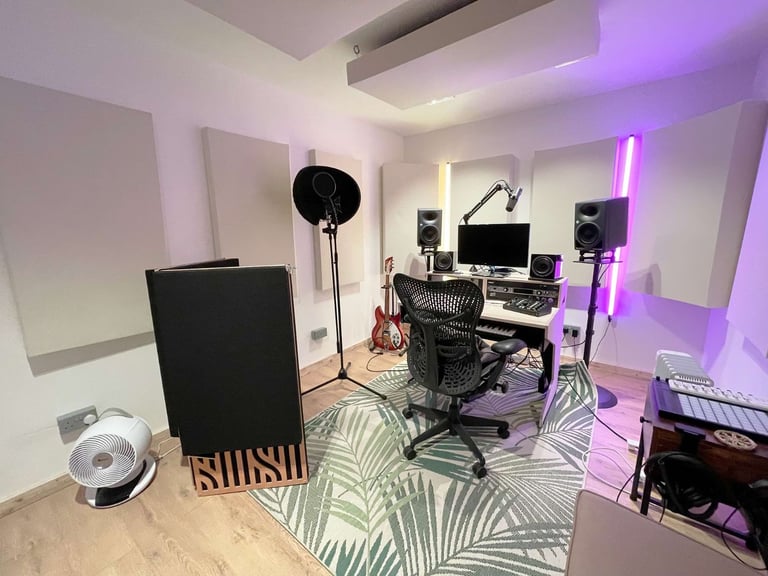 Music Studio | Soundproof Room | Podcast | Creative Space | Office In Leytonstone East London E10