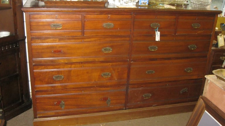 image for ANTIQUE VERY LARGE CHEST OF 10 DRAWERS. ALOT OF STORAGE. VIEWING / DELIVERY AVAILABLE