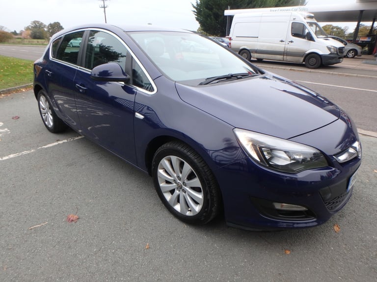 2013 Vauxhall Astra 1.6i 16V Tech Line 5dr...1 Owner..12 Services HATCHBACK Petrol Manual