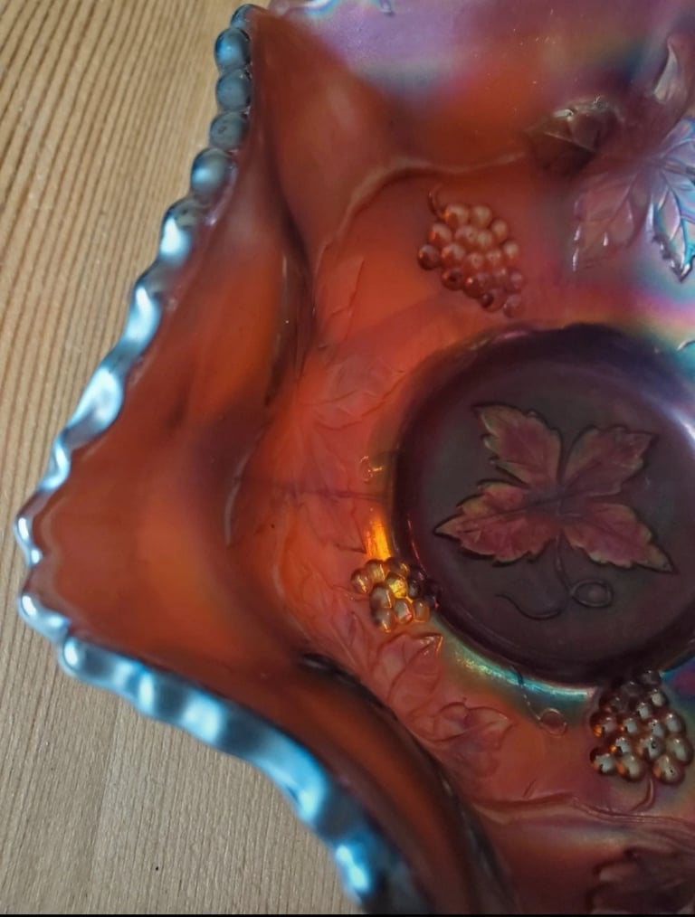 Amethyst grape and vine irredecent carnival glass bowl 14cm diameter
