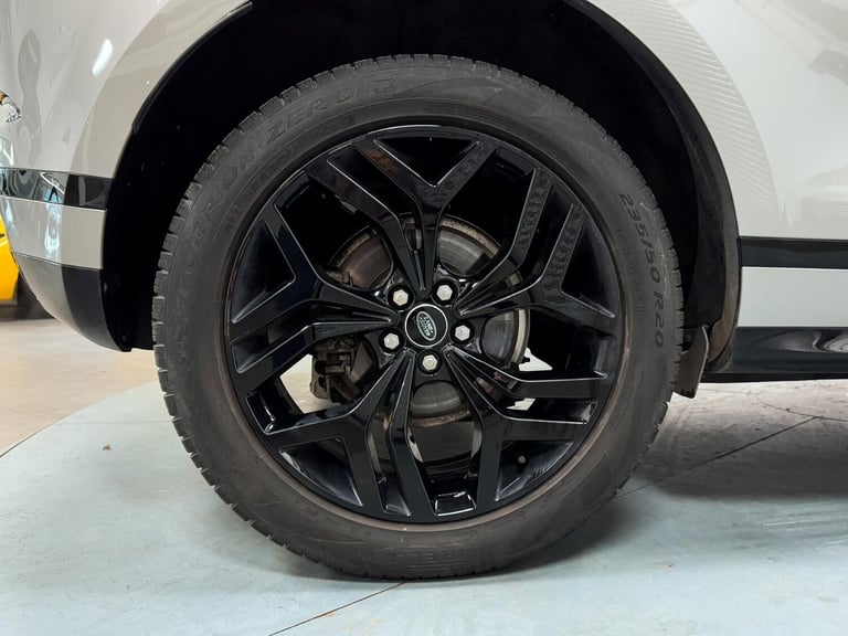 2022 Land Rover Range Rover Evoque 2.0 D200 MHEV R-Dynamic SE SUV 5dr Diesel Auto 4WD Euro 6 (s/s...