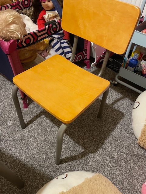 VINTAGE STYLE WOOD & METAL SCHOOL DESK AND CHAIR