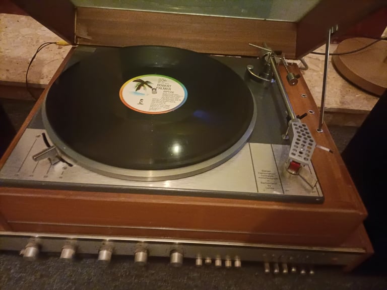 Vintage HIFI system Record player by Lenco Amp/Tuner Ferguson, Speakers by Hitachi.