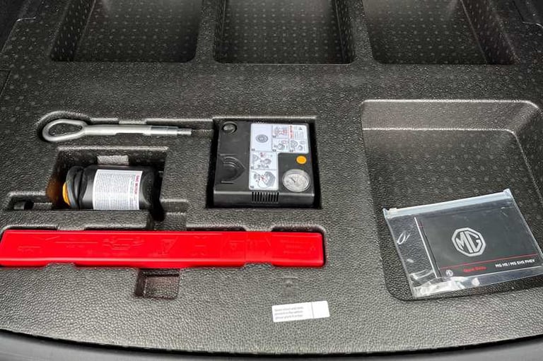 2025 MG MG HS 1.5 T-GDI Trophy 5dr ESTATE PETROL Manual